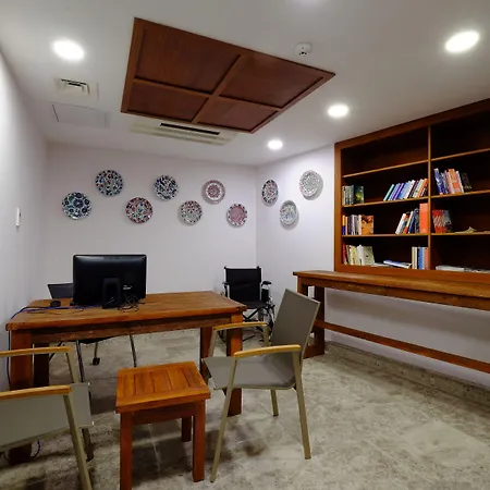 Отель Marisol Boutique